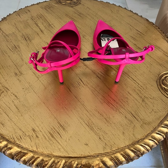 NWT Zara designed pink shoes with ankle strap with matching handbag . - Picture 6 of 13